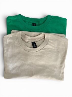 Gildan Green & Beige Short Sleeve Tees Pack of 2 NWOT 100% Cotton